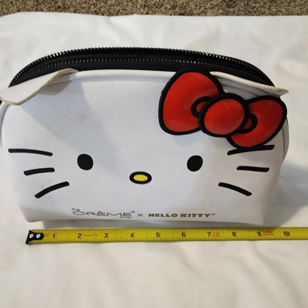 Creme Shop x Hello Kitty Makeup Cosmetics Travel Bag Pouch Case Red‎ Bow Zip